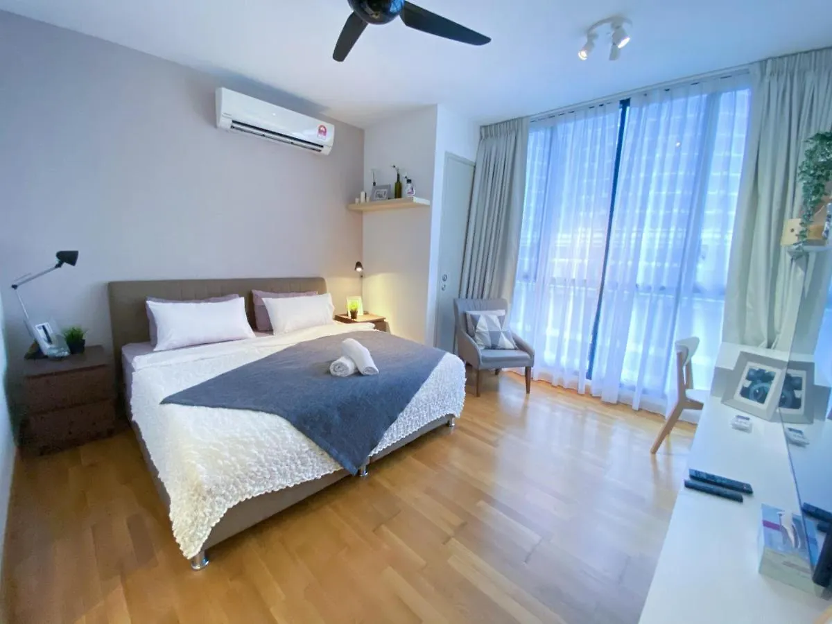 Lily And Loft - Kl Gateway Bangsar Lrt, Wifi, Netflix Apartment Kuala Lumpur