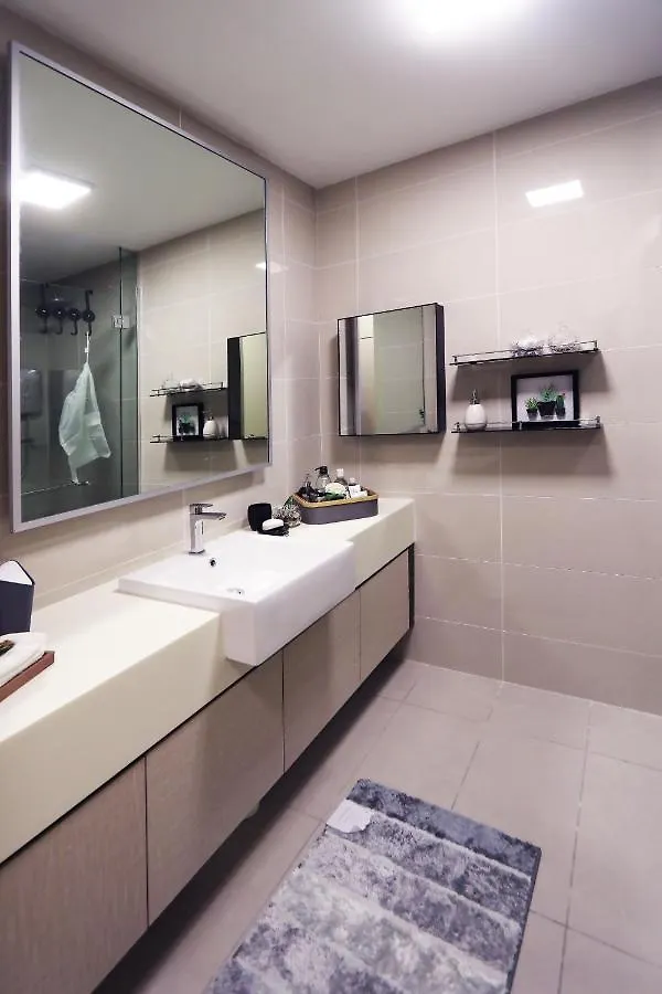 Lily And Loft - Kl Gateway Bangsar Lrt, Wifi, Netflix Apartment Kuala Lumpur